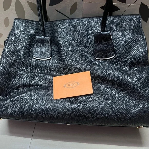 Authentic Tods tote 👜 with expandable storage soft pebbled leather durable - Picture 10 of 13